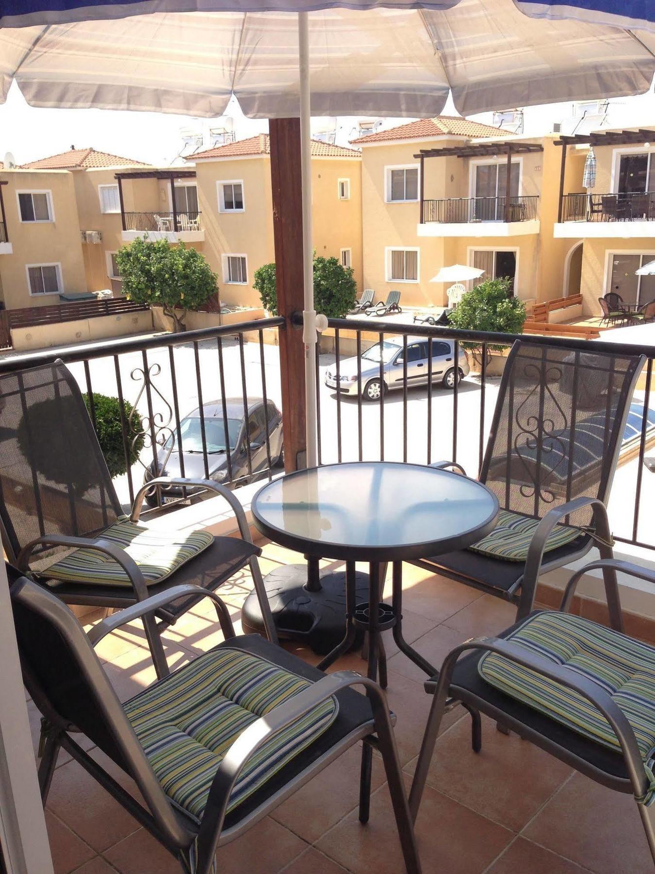 Sirena Sunrise, Apartment 4 Paphos Exterior foto