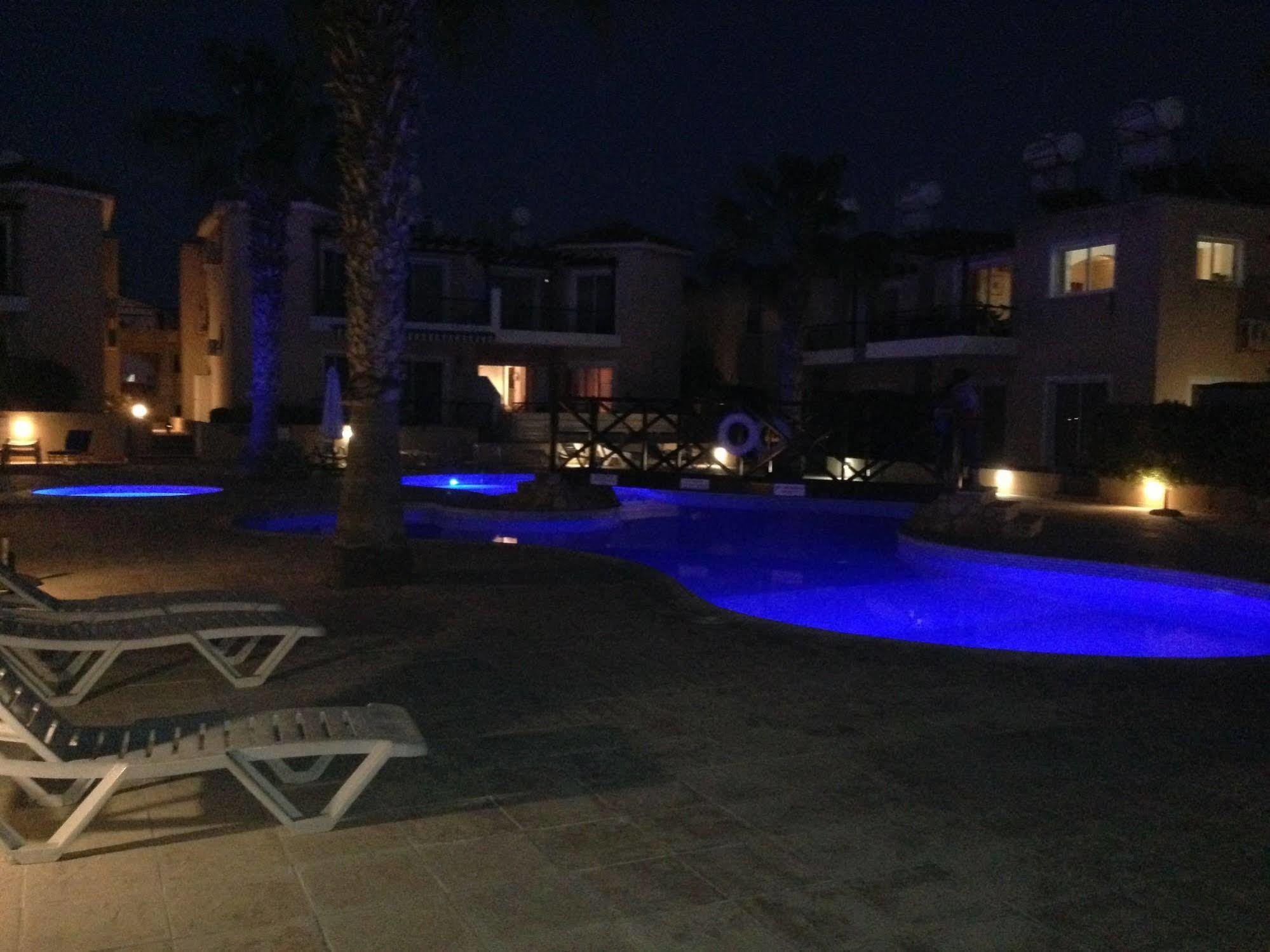 Sirena Sunrise, Apartment 4 Paphos Exterior foto