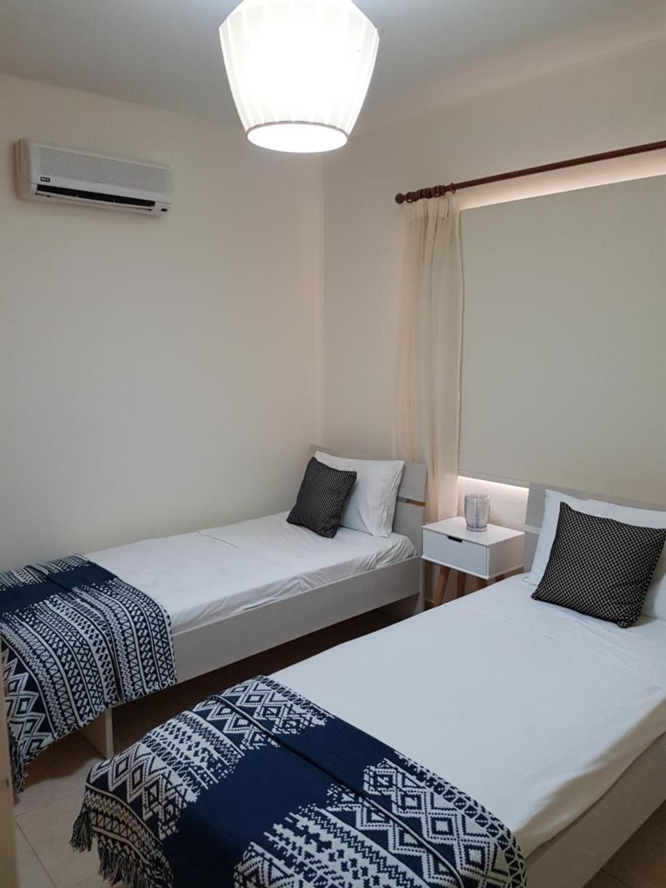 Sirena Sunrise, Apartment 4 Paphos Exterior foto